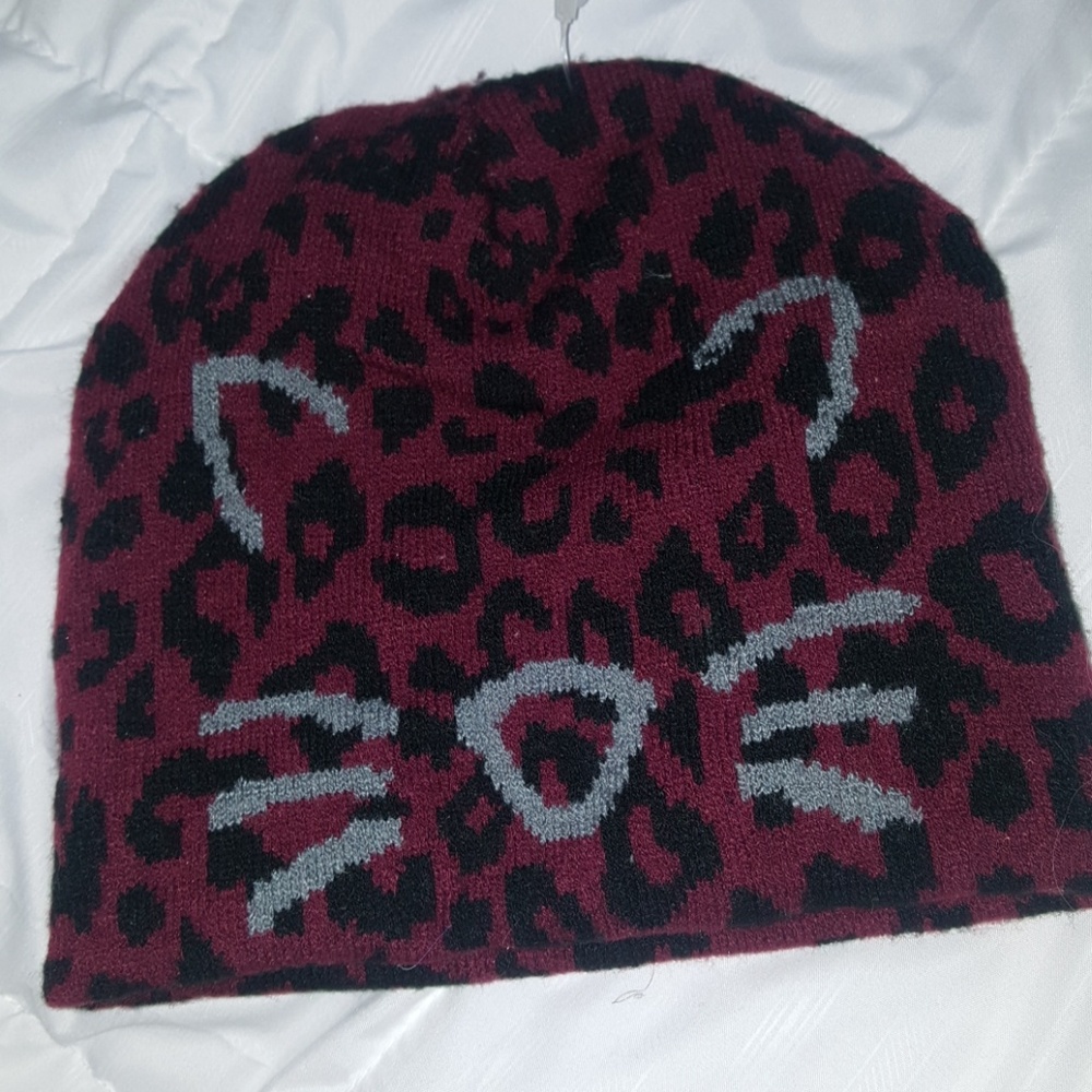 Adam levine cat hat